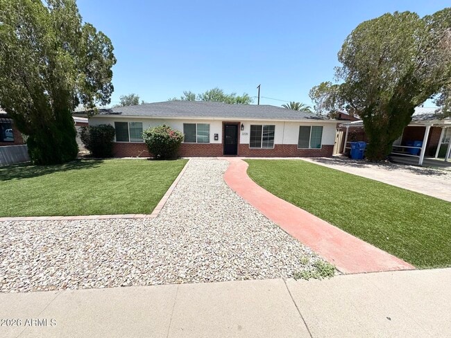Building Photo - 2220 E Heatherbrae Dr