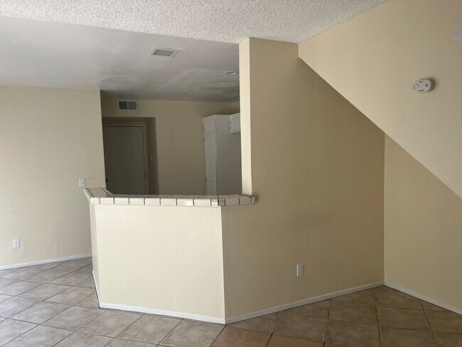 Photo - 2BD/ 3BTH TOWNHOUSE EAST PALMDALE