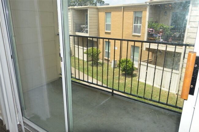 Photo - 8100 Creekbend Dr Unit 174