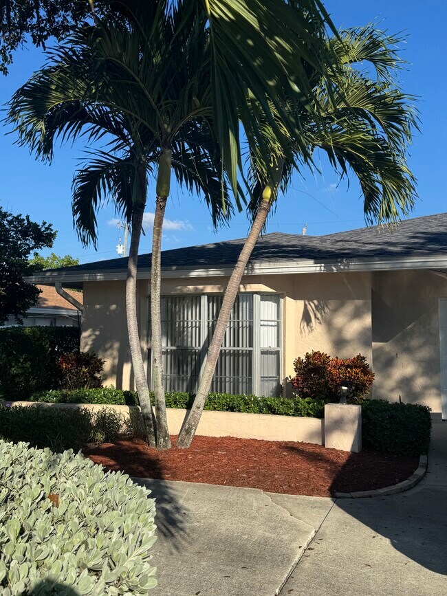 Photo - 3633 Country Club Blvd