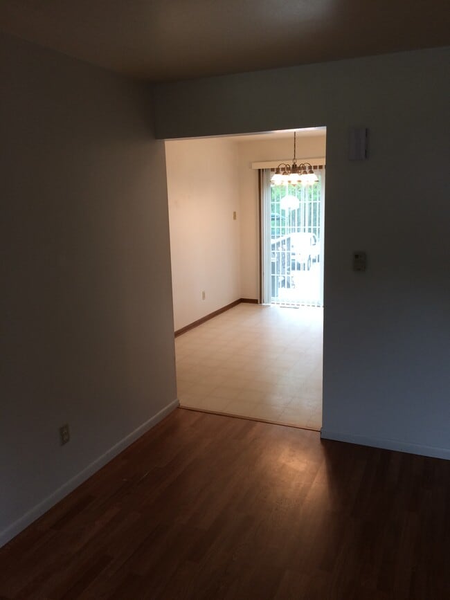 Kitchen/Dining Room - 110 Johnston Dr Unit 114