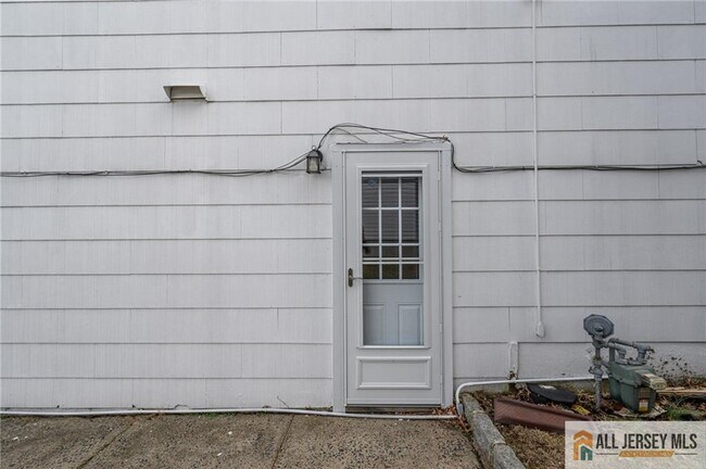 Photo - 691 Inman Ave