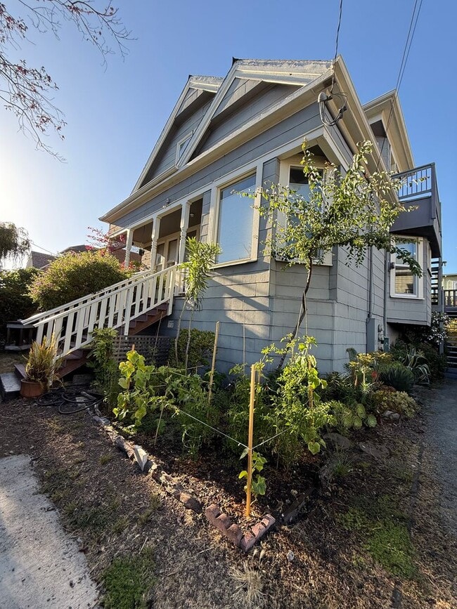Building Photo - 720 44th St Unit 722 44th St.,  #3 Rental