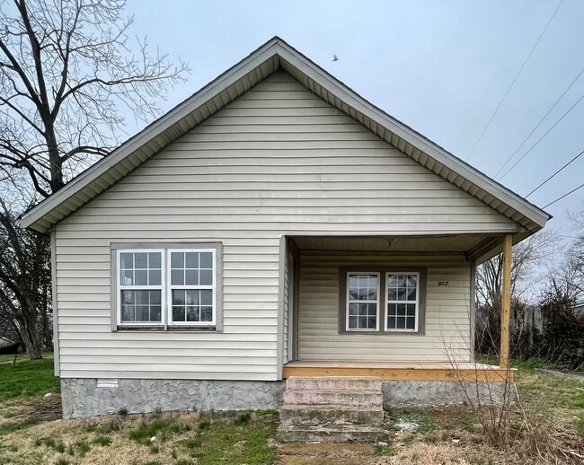 Newly Remodeled 3 Bedroom, 1 bath Home - Newly Remodeled 3 Bedroom, 1 bath Home