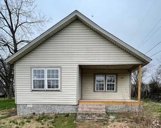 Building Photo - Newly Remodeled 3 Bedroom, 1 bath Home
