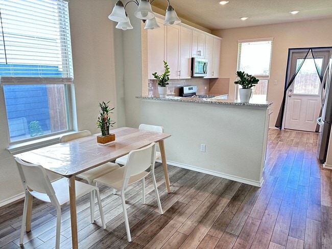 Photo - 508 Black Alder St