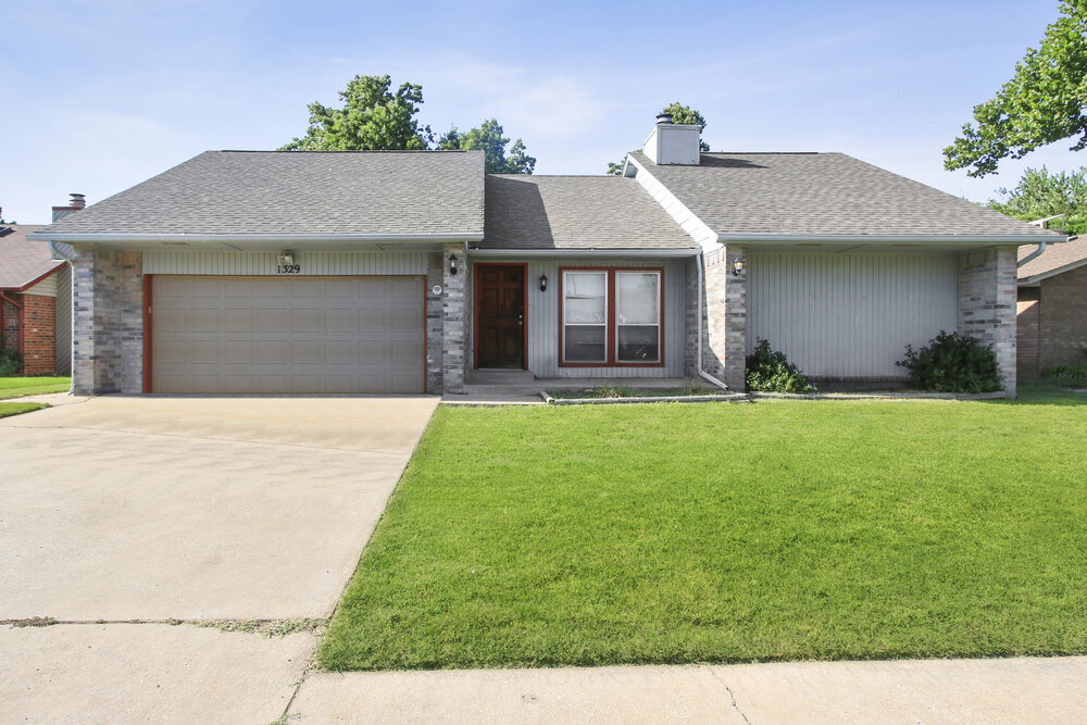 Photo - 1329 Cedarbrook Ln