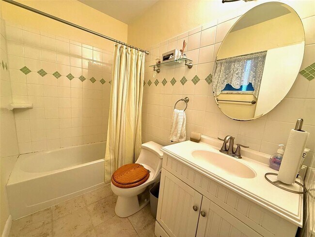 Photo - 3240 NE 16th St Unit 3