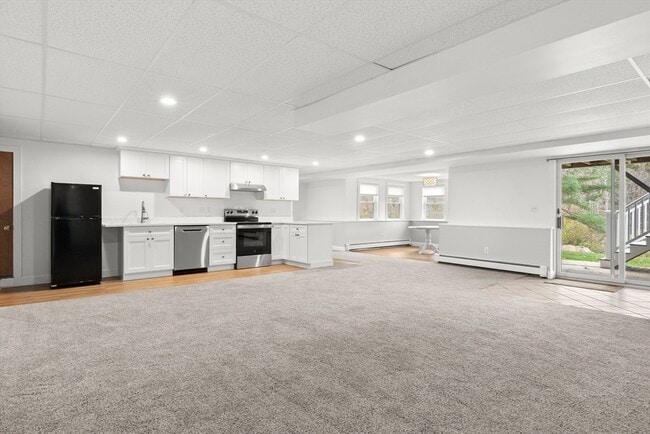 Building Photo - 10 Deer Hill Farm Rd Unit A