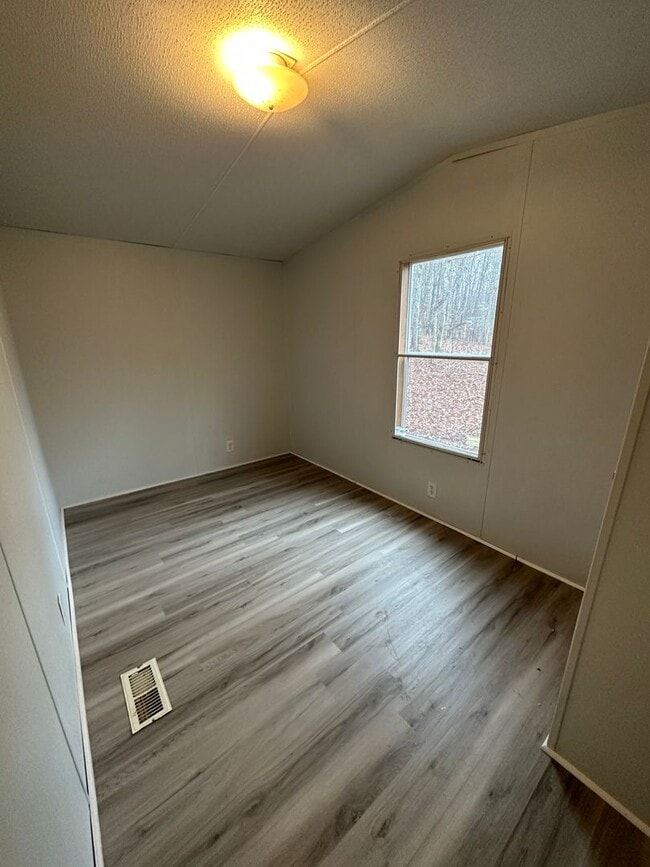 Photo - Two bedroom single wide on private lot off Colonial Hwy!