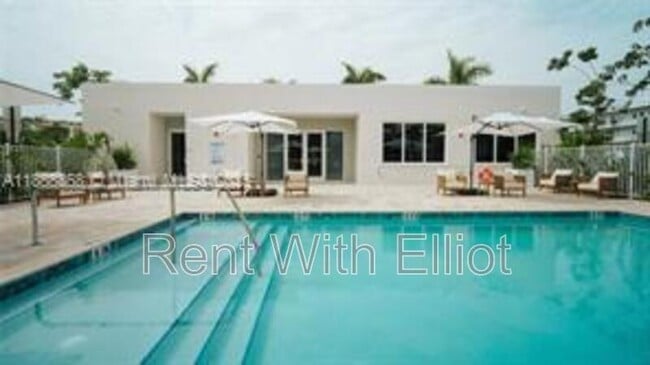 Building Photo - 610 NE 2nd St