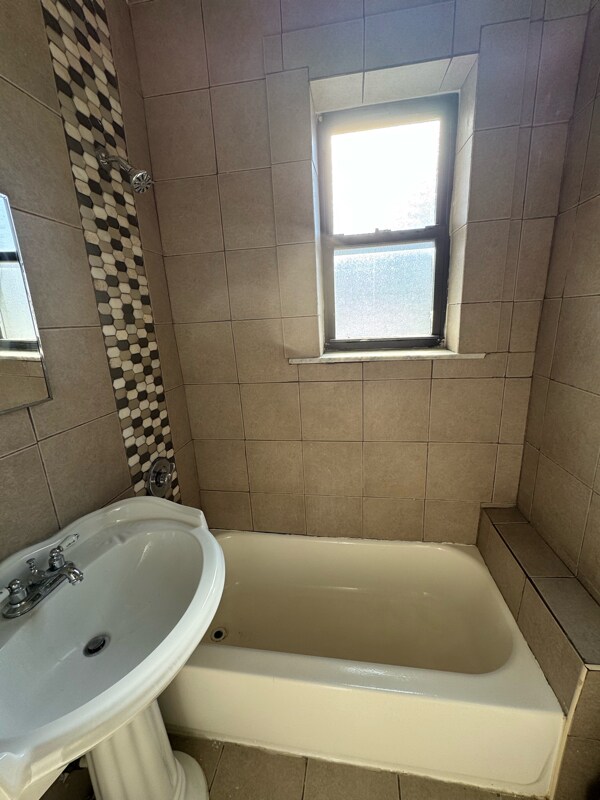 Photo - 210 Roseville Ave