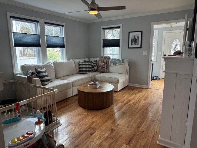 Building Photo - 77 Martin St Rental
