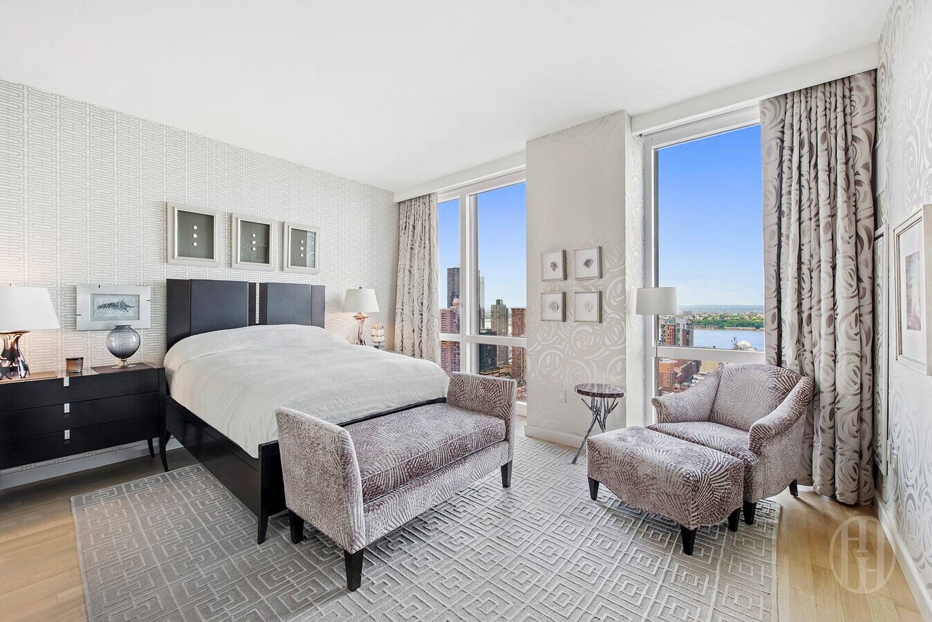 Photo - 247 W 46th St Unidad 3801