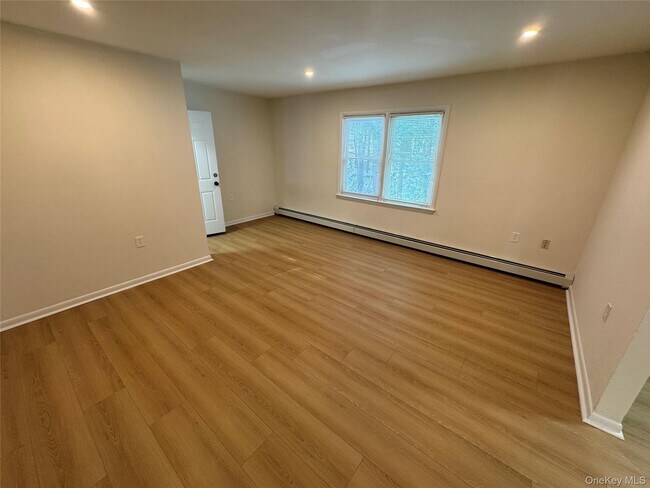 Photo - 98 E Market St Unit C16