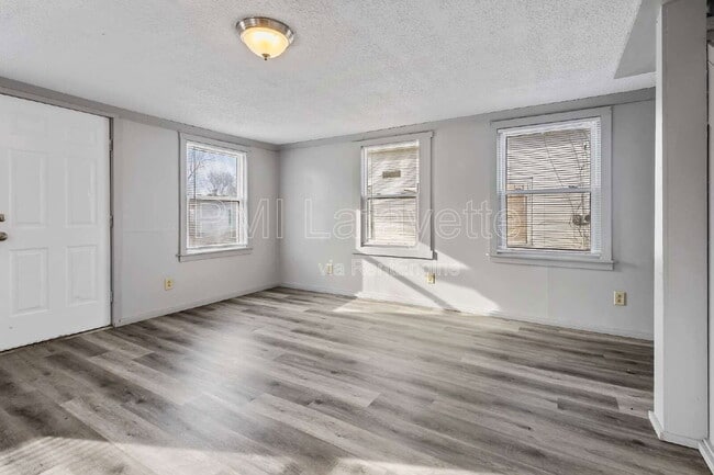 Photo - 106 E Vine St