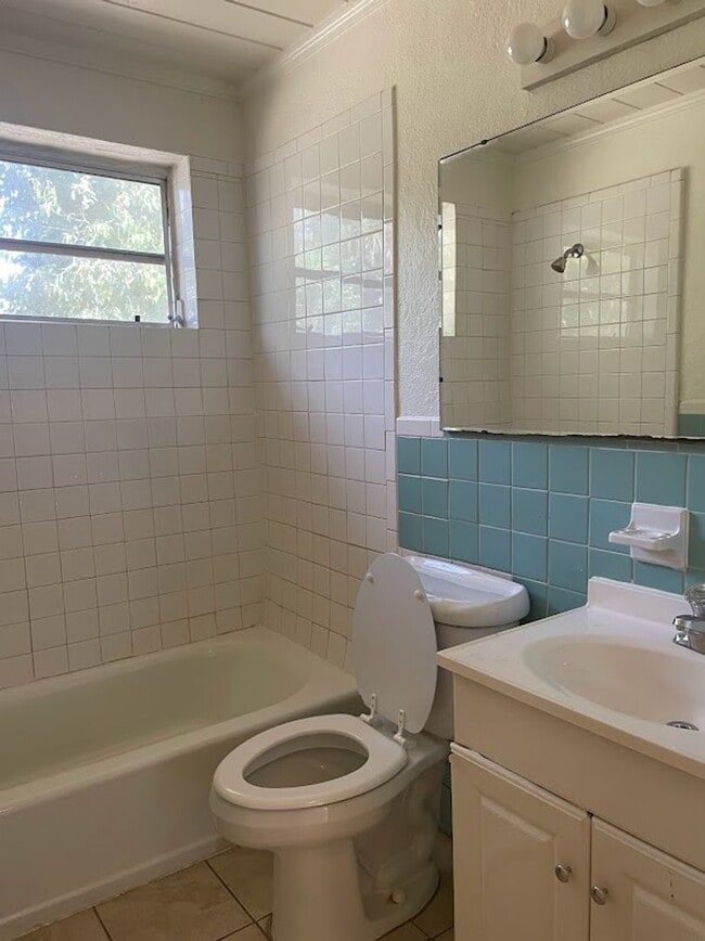 Photo - 3 Bedroom home with water included