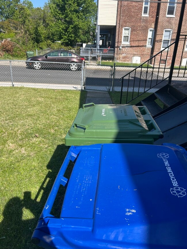 Photo - 516 Woodbourne Ave