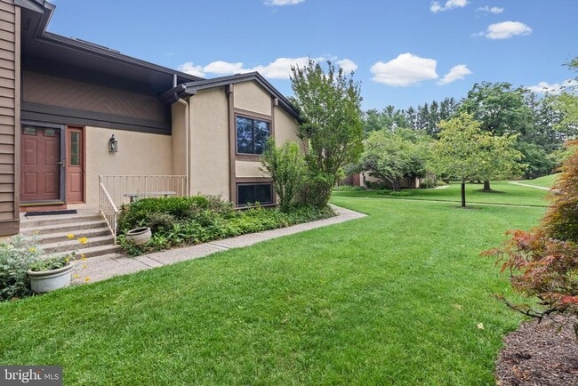Building Photo - 130 Sayre Dr