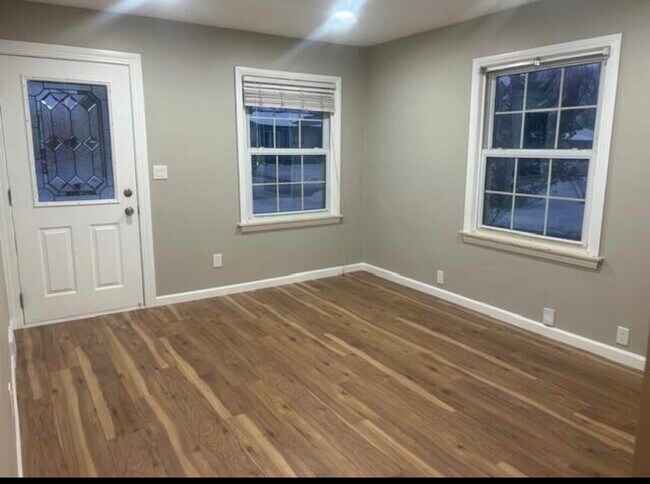 Photo - 1977 Princeton Rd