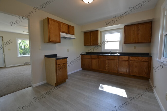 Photo - 203 Algonquin St