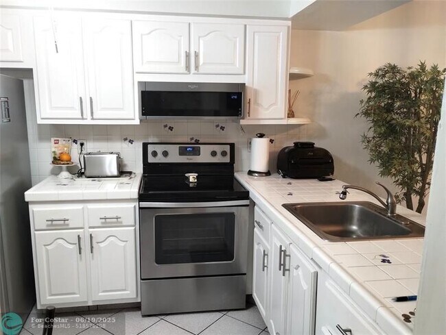 Photo - 4502 Martinique Way Condo Unit B1
