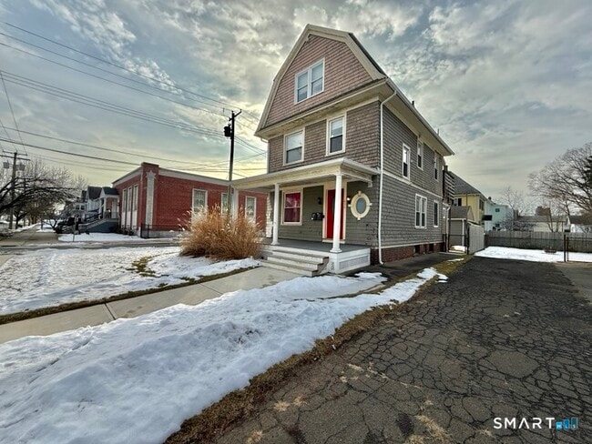 Building Photo - 434 Washington Ave Unit 2