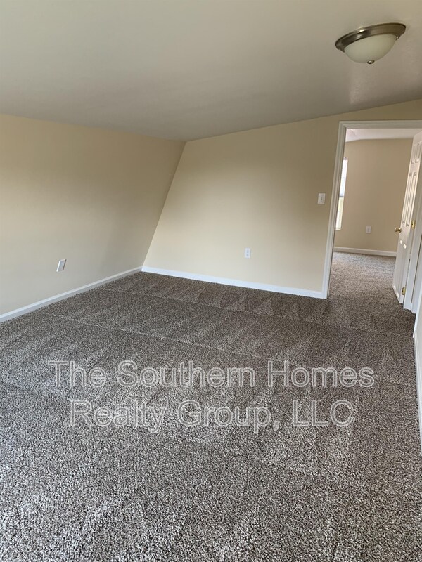 Photo - 203 W Main St