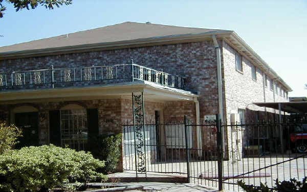 Valley Oaks Apartments - Valley Oaks Apartments