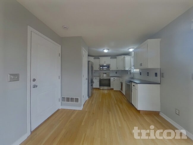 Photo - 10201 N Lewis Ave