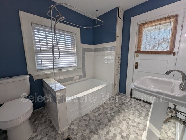 Photo - 1131 Pemberton Dr