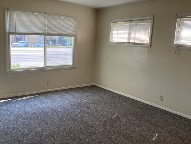 Photo - 7122-7124-7124 W Silver Spring Dr Unit Lower (7122)