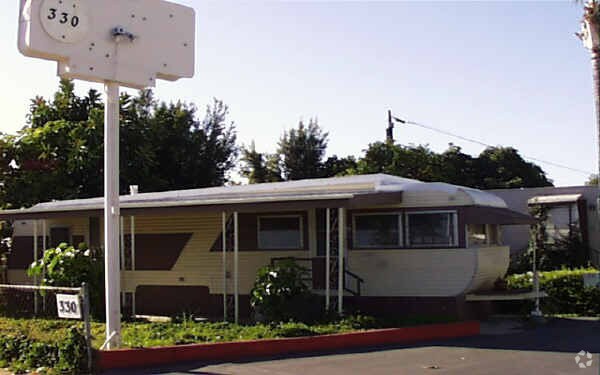 Mohawk Trailer Park - Mohawk Trailer Park Apartments
