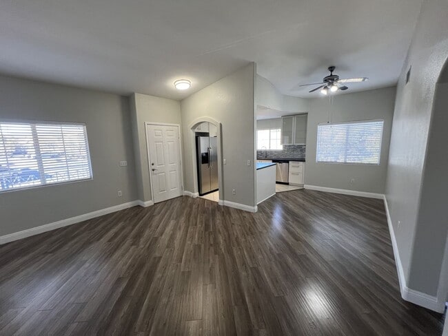 Photo - UPGRADED 2BEDROOM, 2BATHROOM HOME Unidad 201