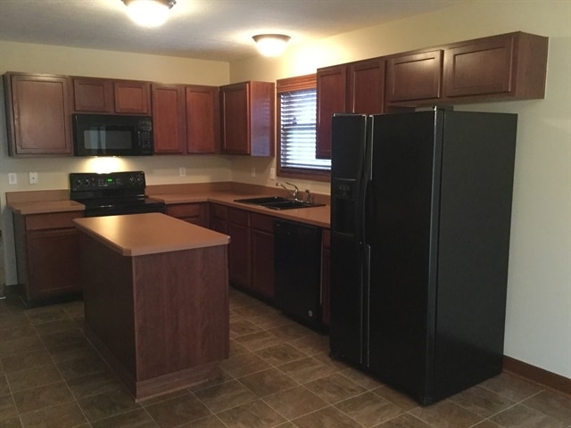 Photo - 1305 Harold Stewart Pky