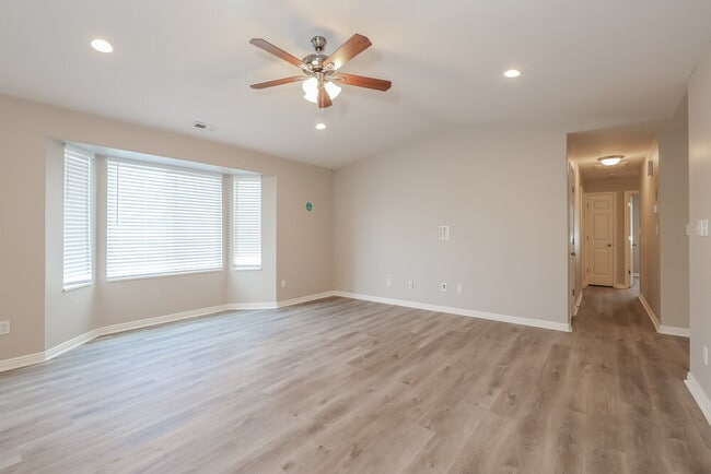 Photo - 2528 W 370 N St