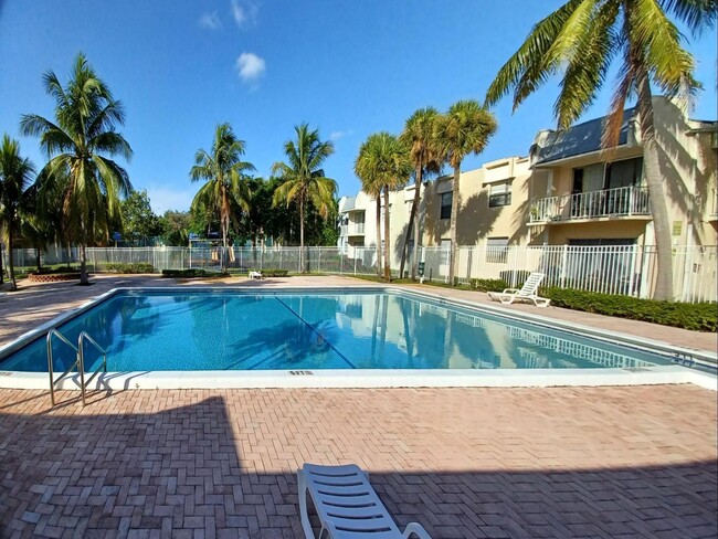 Building Photo - 409 Executive Center Dr Unit 209