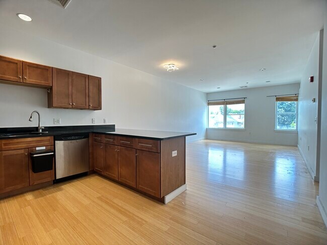Building Photo - 99 Chestnut Hill Ave Unit 313 Rental