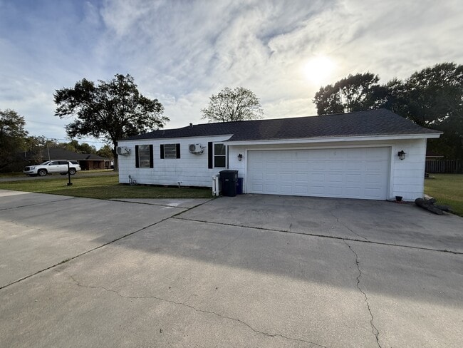 Photo - 6899 Jefferson Blvd