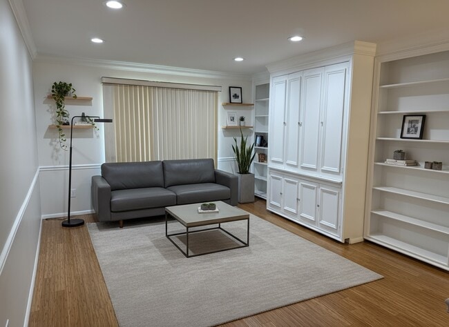 Building Photo - 10315 Forest Brook Ln Unit #E