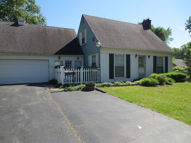 Building Photo - 522 E Atherton Rd