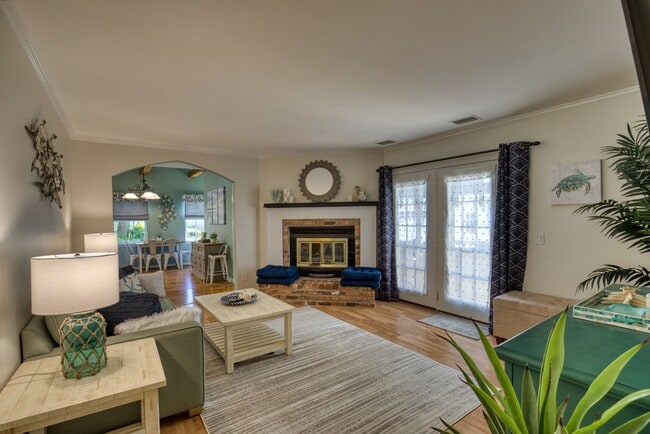 Photo - 7 Marblehead Rd