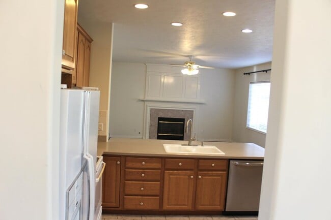 Photo - 1194 Hawberry Cir
