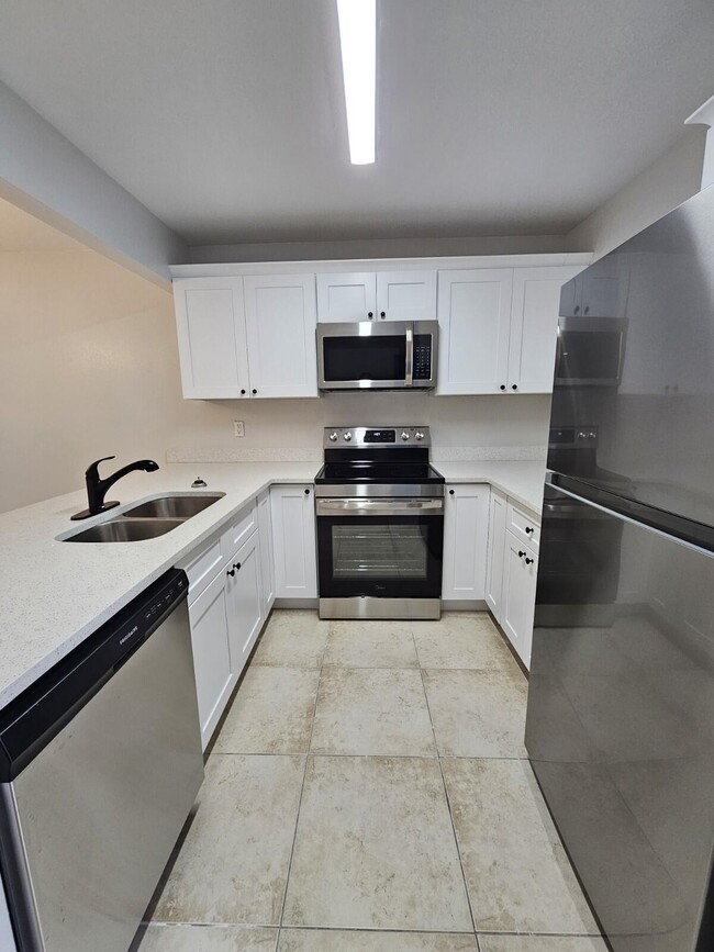 Photo - 1421 Windorah Way Unidad E
