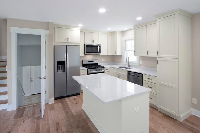 Photo - 6415 Londonderry Dr