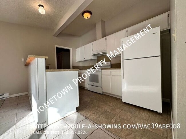 Photo - 613 Primrose Ln SE