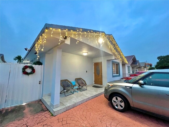 Photo - 1430 W 42nd St