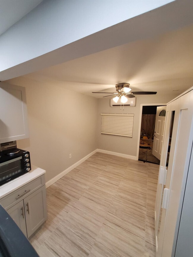 Photo - 224 NE 19th Ave Unidad 2