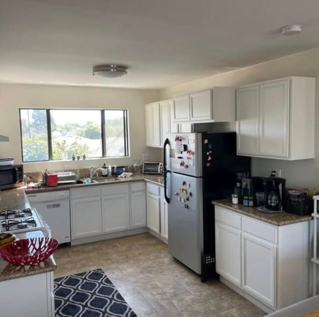 Photo - 4206 W 159th St Apartments
