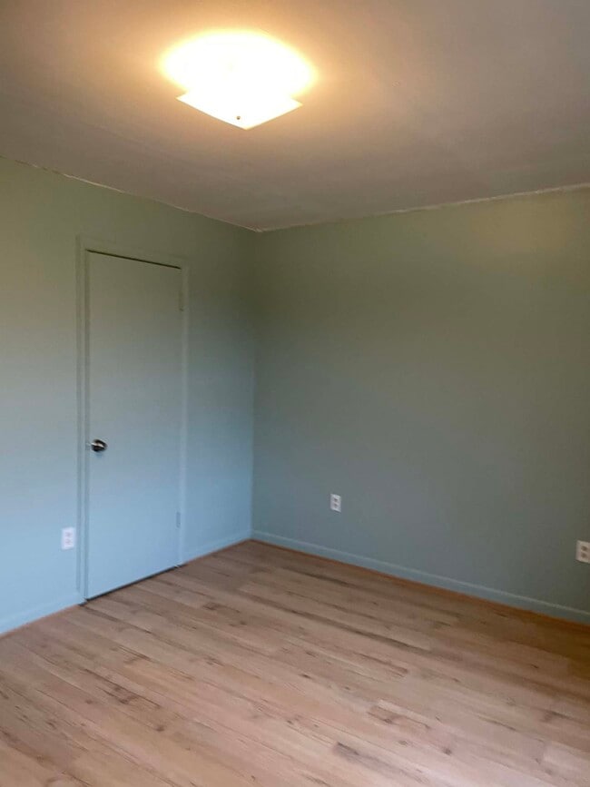 Photo - 1143 Lawrence Rd